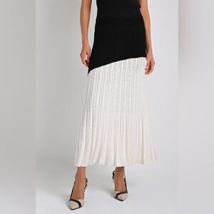 Carmen Steffens Pleated Crochet Knit Midi Skirt Asymmetrical Black White Sz M